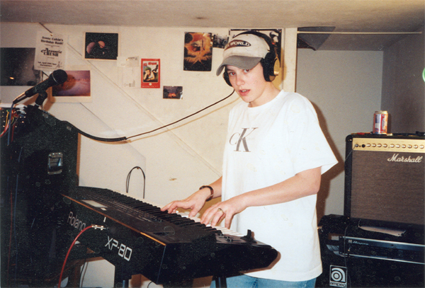 Nikki on keyboard